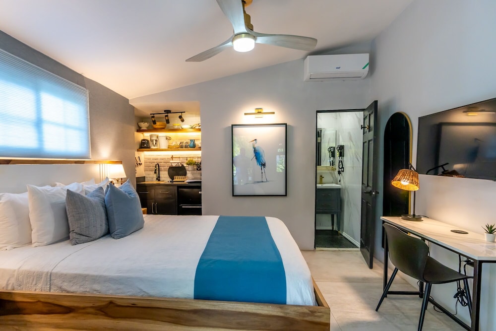 Signature Cottage One Queen