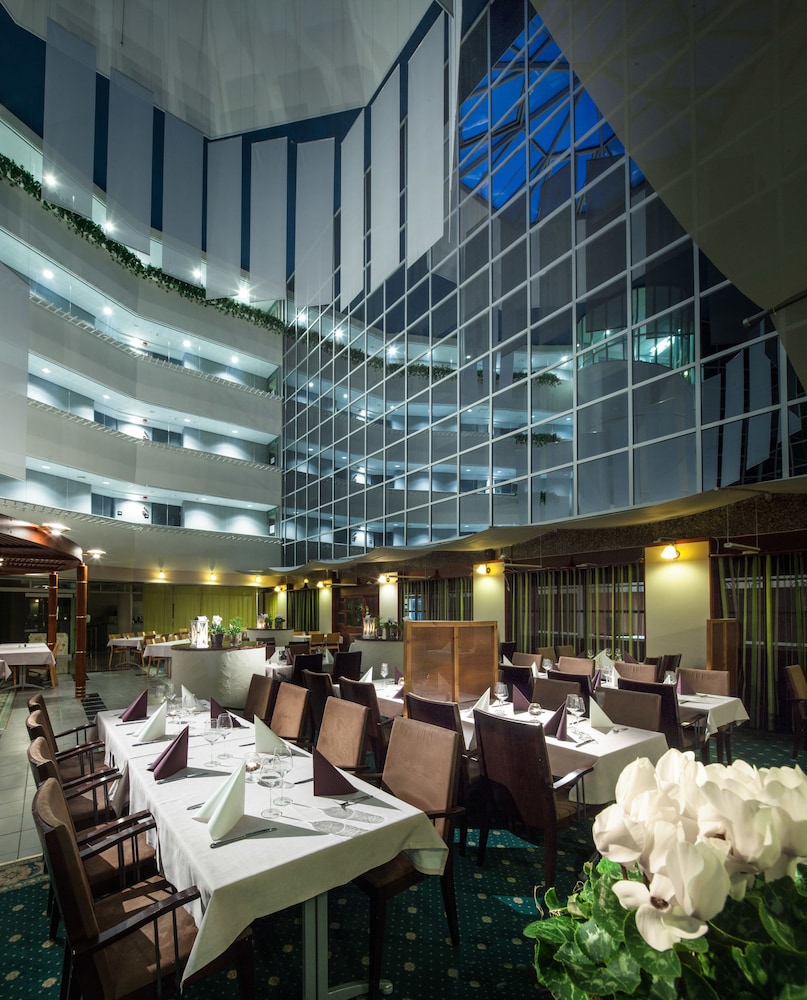 restaurant-cafeteria