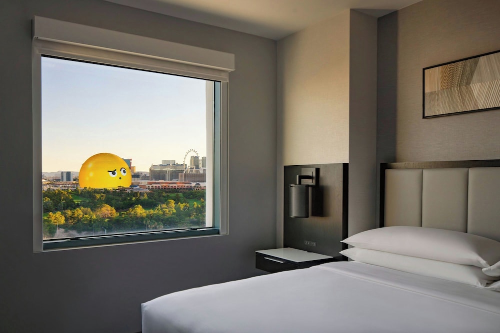Suite, 2 Queen Beds, with View