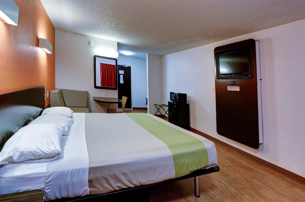 Executive Inn & Suites Hobby 9/29
