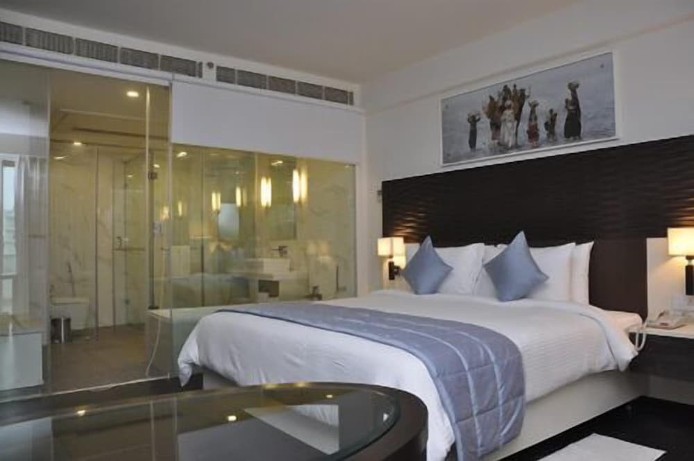 Ambar Sarovar Portico 21/48