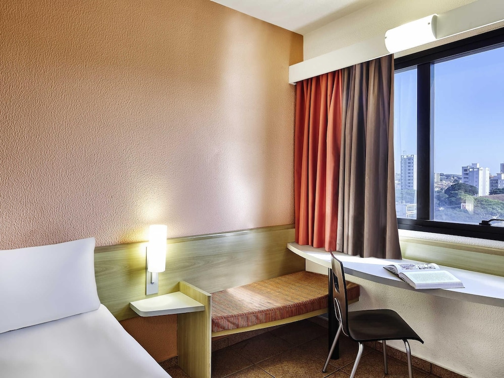 Ibis Taubate 21/55