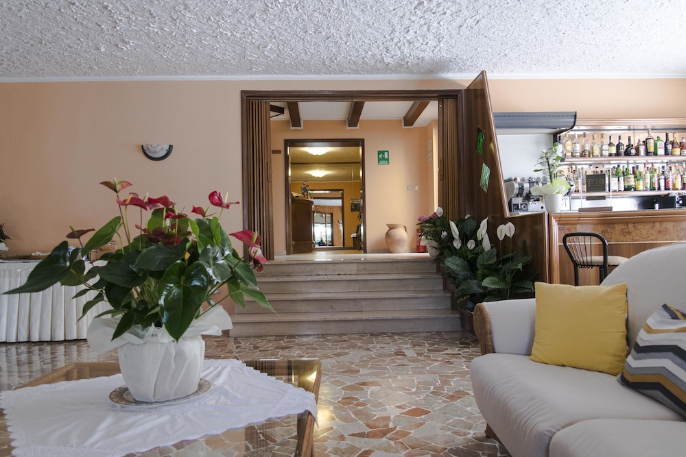 Hotel La Rosa Del Tirreno 6/40
