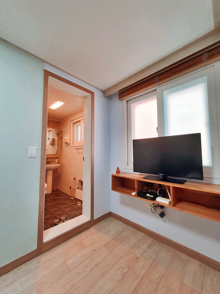 Guest House The Hill 30/41