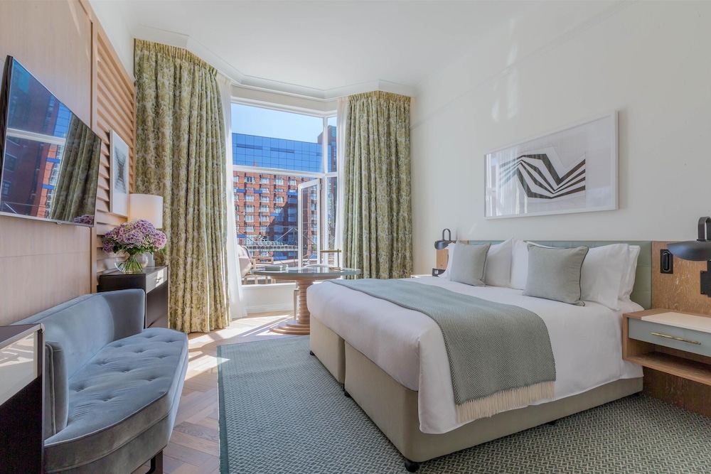 PREMIER, KING BED, BALCONY