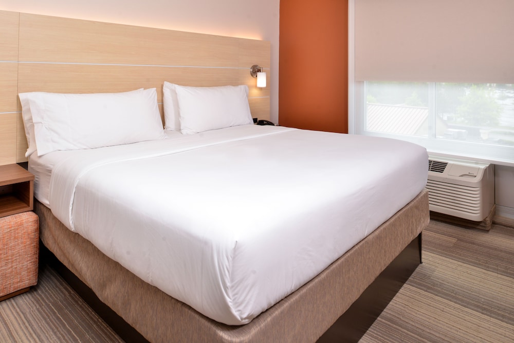 Holiday Inn Express Suites Cincinnati Mason 17/49