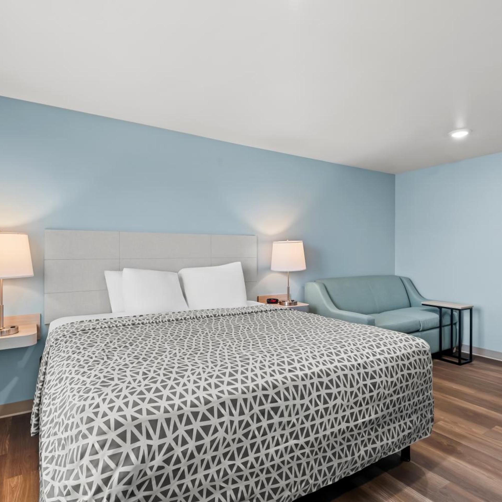 WoodSpring Suites Coralville Iowa City 14/41