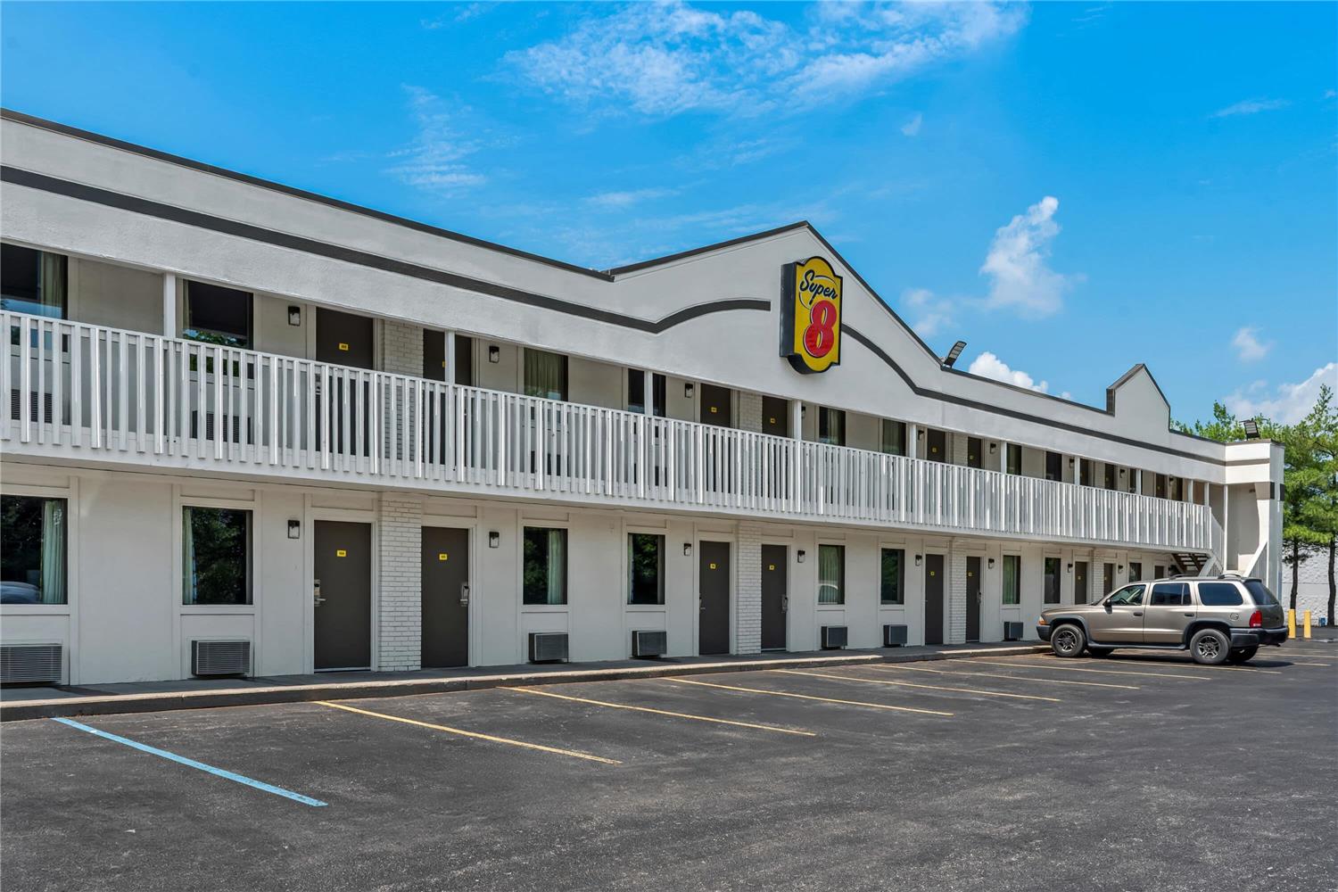 Super 8 Brownsburg Indianapolis Area 11/15