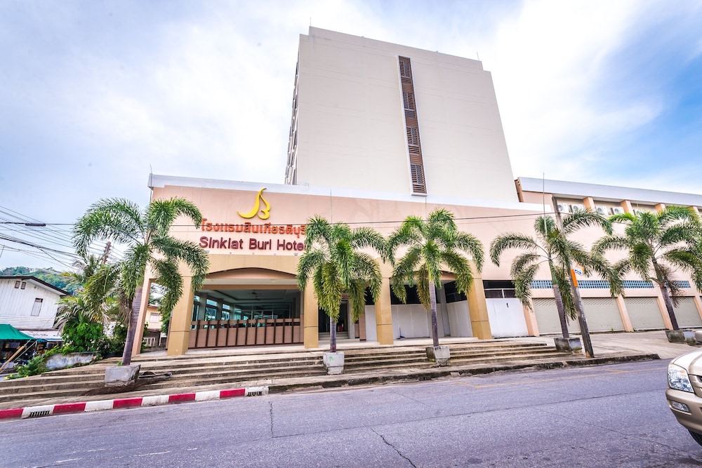 Sinkiat Buri Hotel 10/67