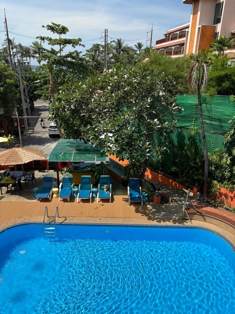 Porter House Patong 62/74