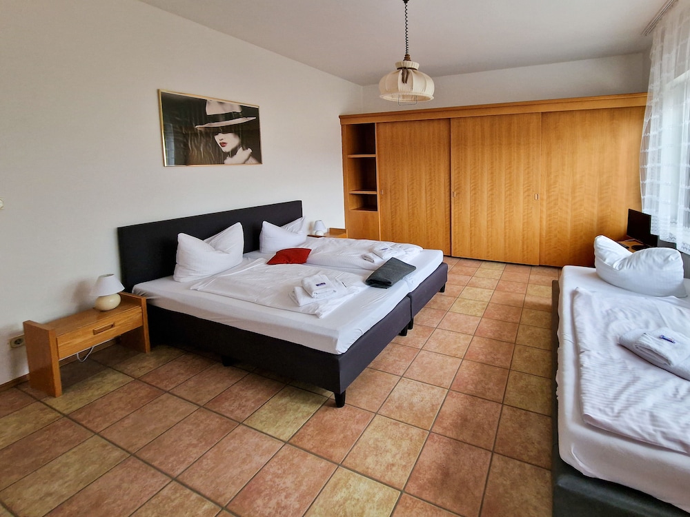 Ferien vom Ich, Bayerischer Wald, Hotel and Restaurant 7/38