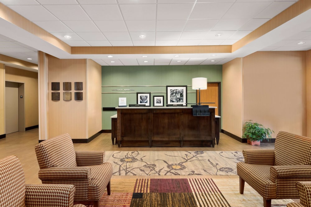 Hampton Inn Spearfish 10/34