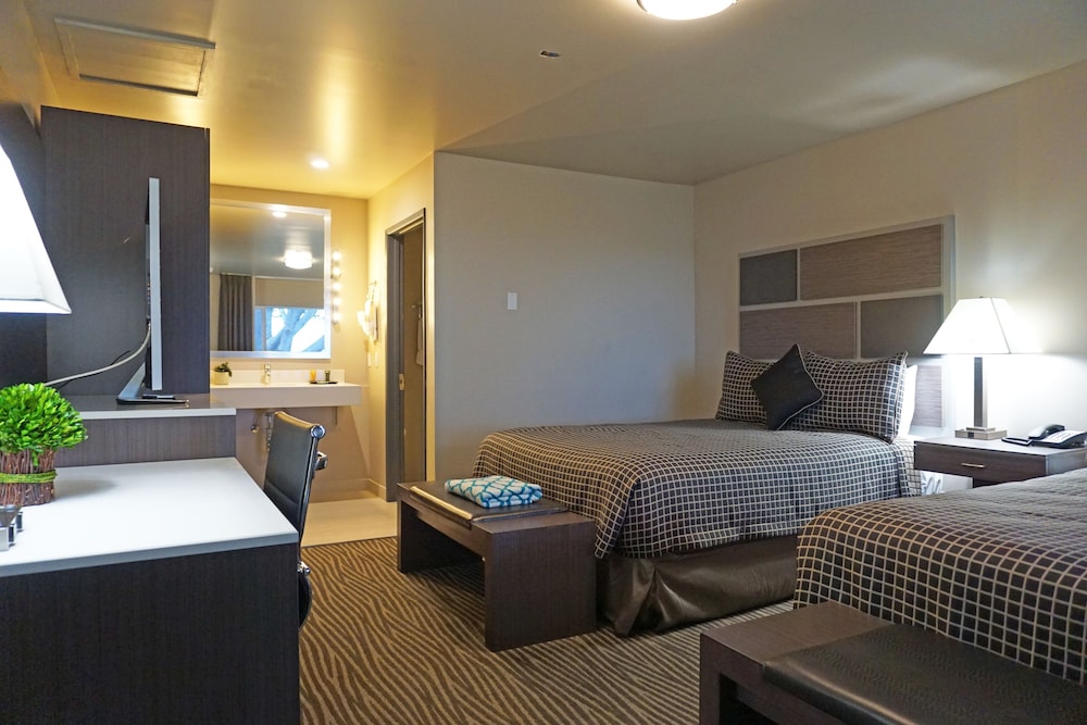 Crescent Bay Inn 14/48