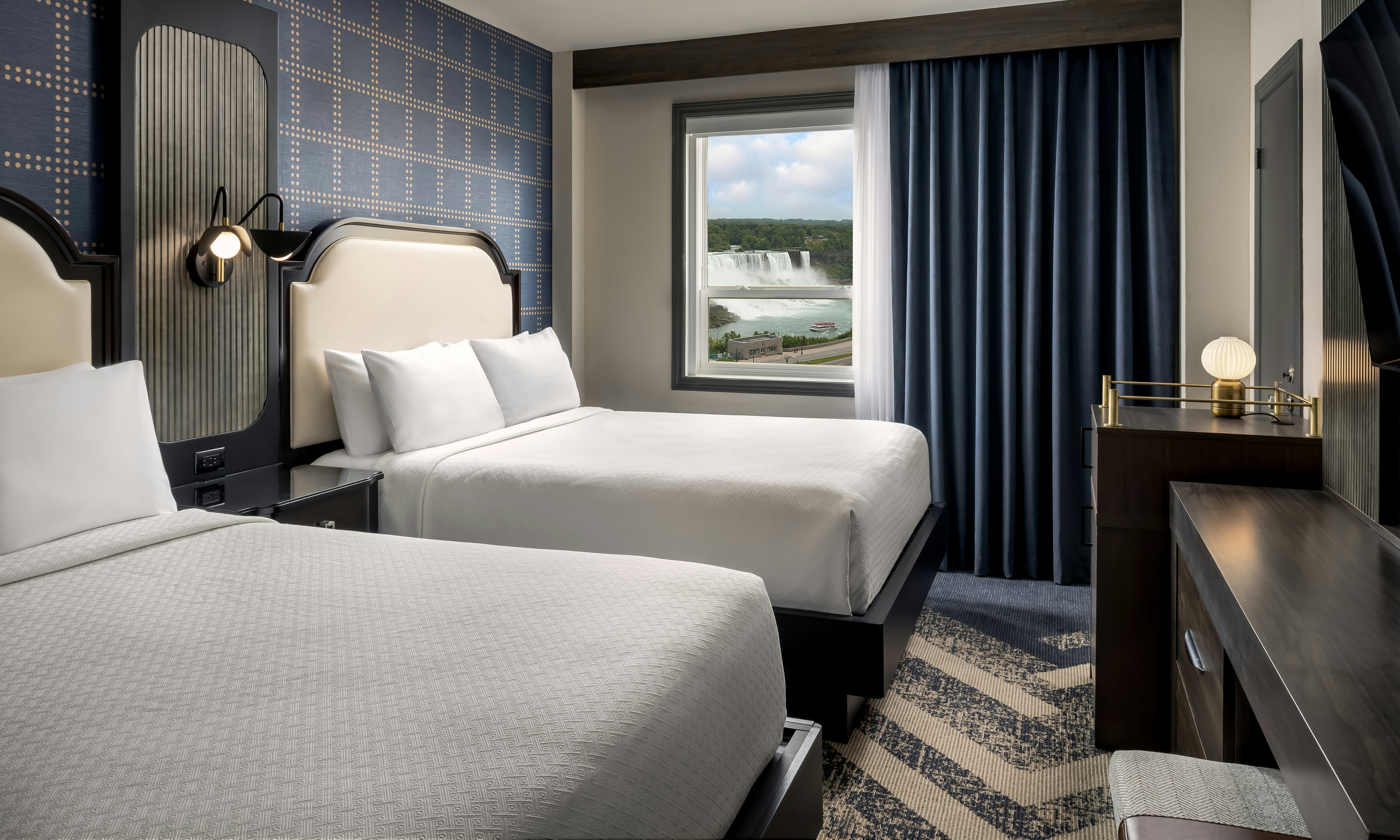 Room, 2 Queen Beds, Falls View