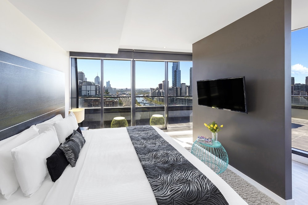Aura On Flinders Serviced Apartment 22/78