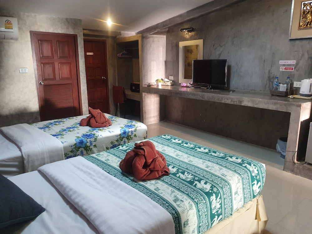 BUDGET, TWIN BEDS