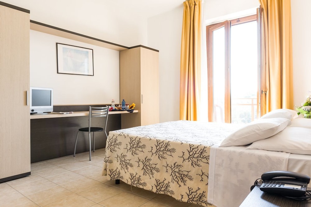Hotel Rondine 14/38
