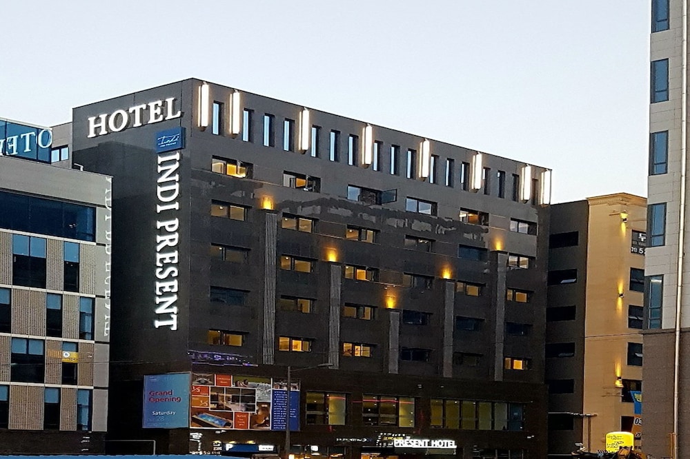 Indipresent Hotel 1/25