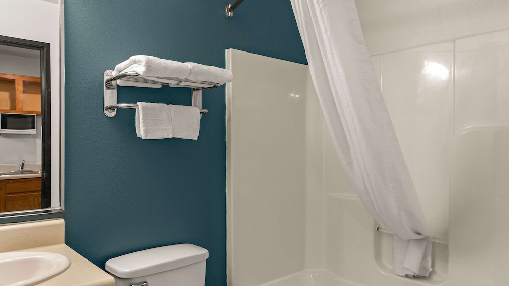 WoodSpring Suites Evansville East 21/21