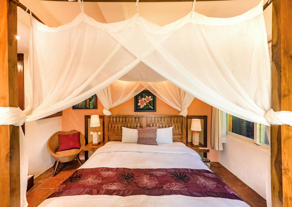 Red Garden Resort 14/70