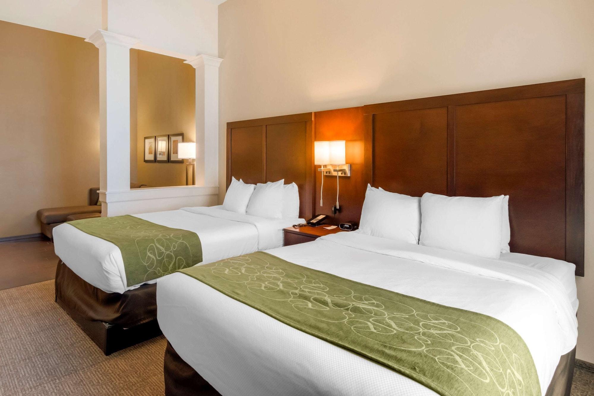 Suite, Multiple Beds 5/10