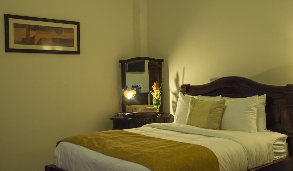 Real La Merced Hotel 24/70