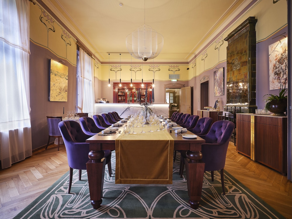 Villa Ammende Restoran and Hotell 30/50