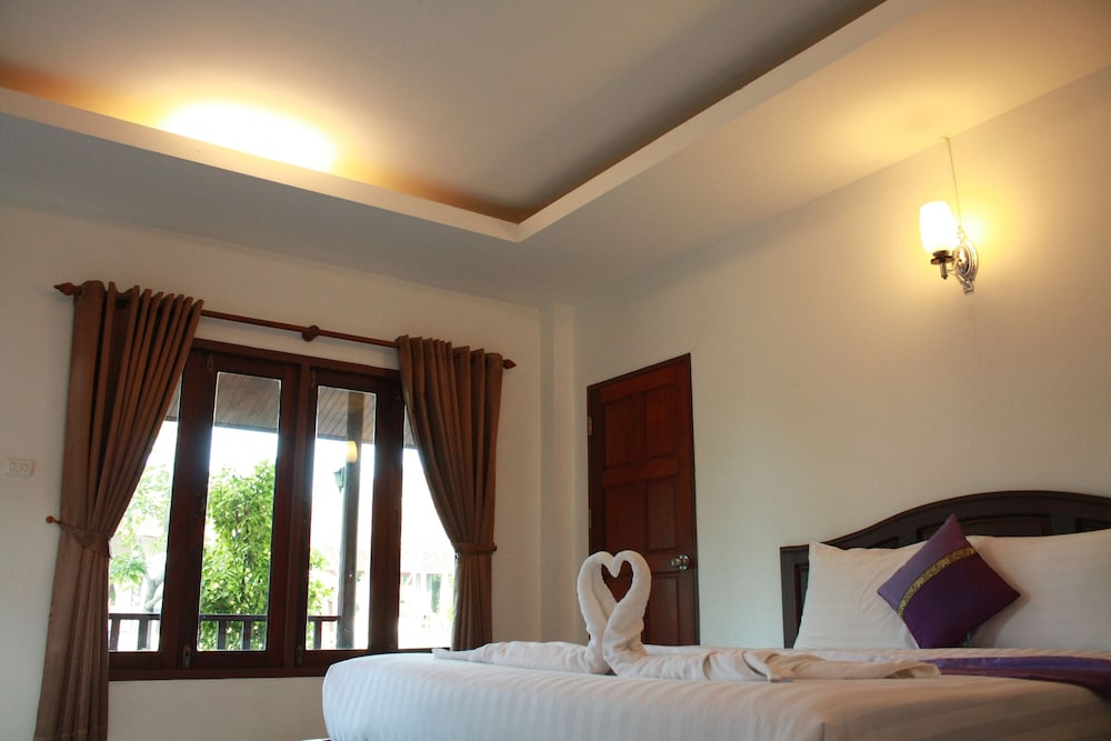 Waterside Resort 45/70