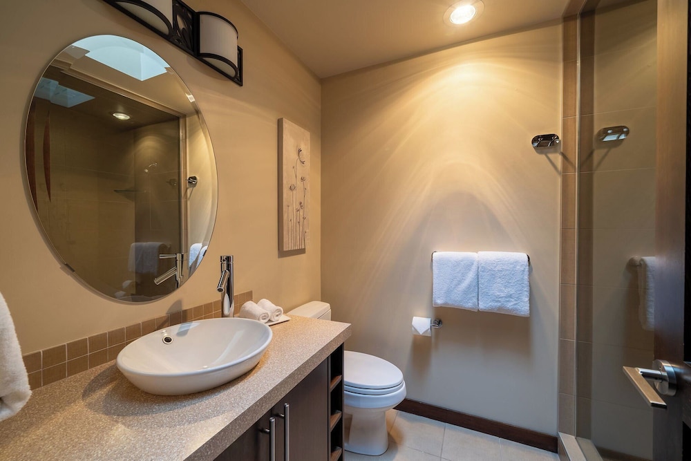 Sunrise Ridge Waterfront Resort 82/82