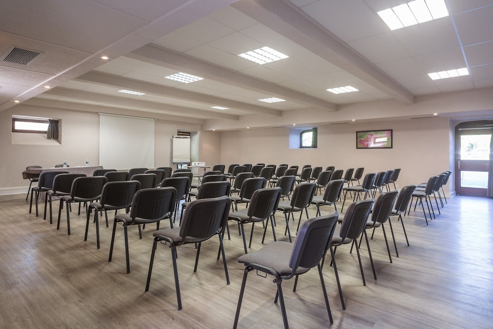 SOWELL HOTELS Ardeche 33/50