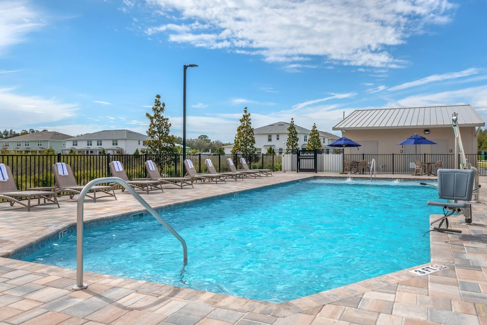 Comfort Inn & Suites Orlando Sanford Airport 49/54