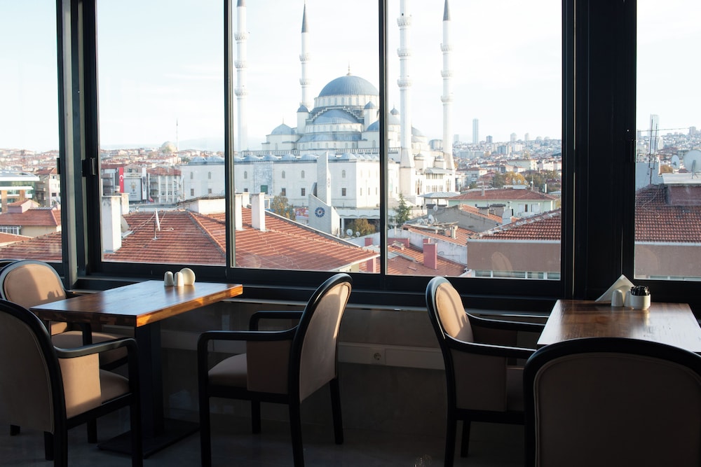 Shelter Inn Hotel & Spa 34/47