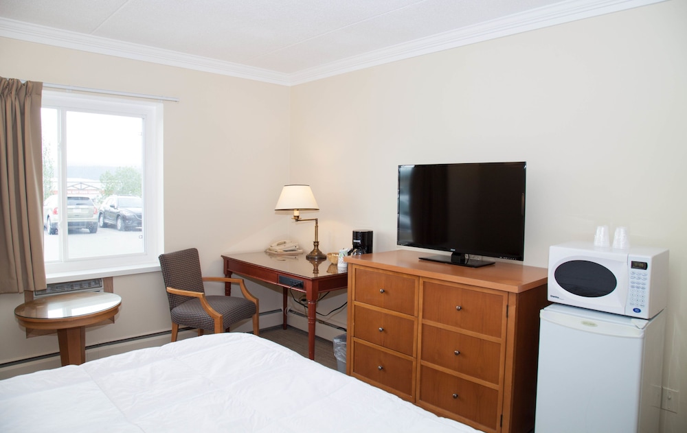 Twin Pine Inn & Suites 20/45