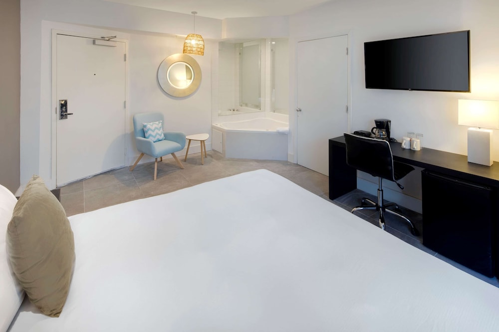 MB Hotel, Trademark Collection by Wyndham 32/72