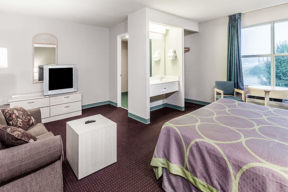 Super 8 By Wyndham Sevierville Riverside 26/45
