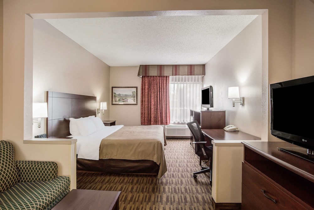 Quality Inn & Suites Lawrence - University Area 11/39