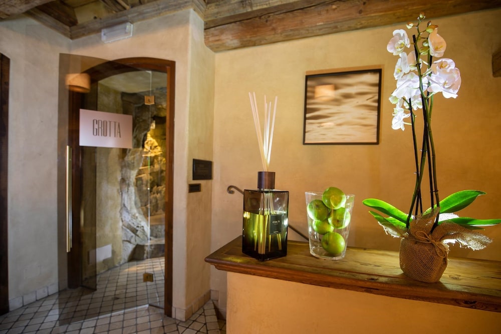Relais Mont Blanc Hotel and Spa 5/50