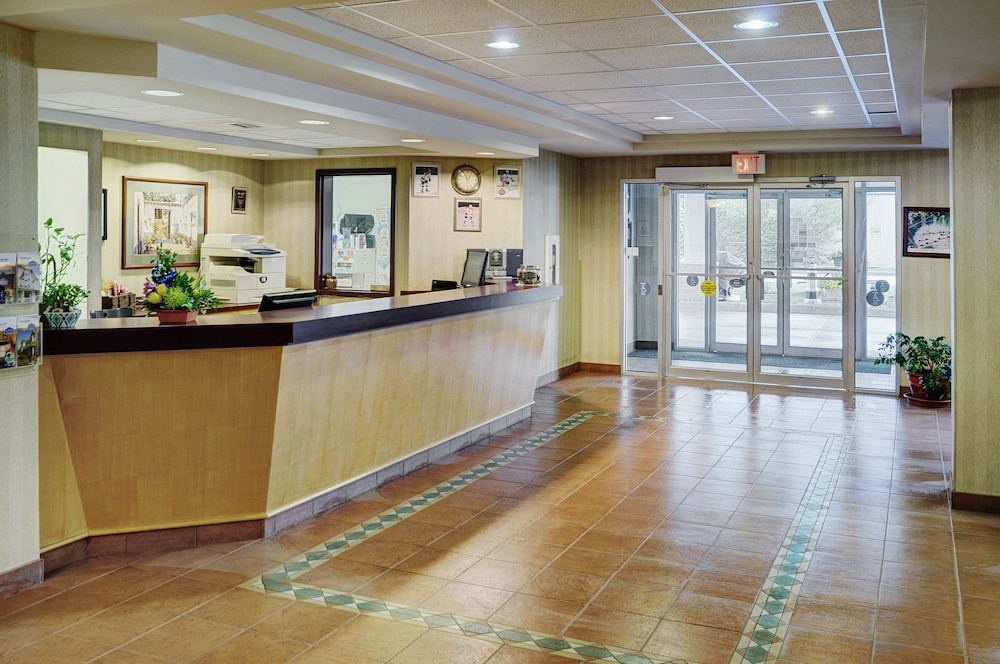 Days Inn by Wyndham Whitecourt 8/53