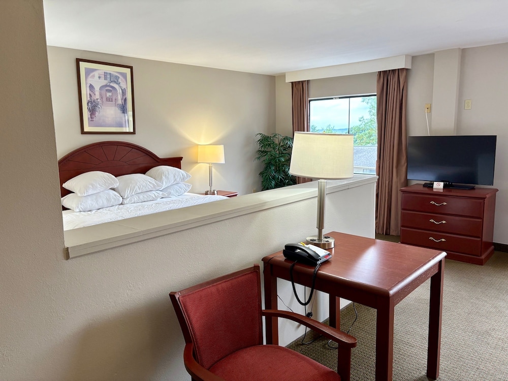 Days Inn & Suites by Wyndham Laurel Near Fort Meade 13/37
