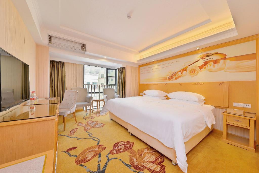 Vienna Hotel (Shenzhen Gushu Metro Station) 27/56