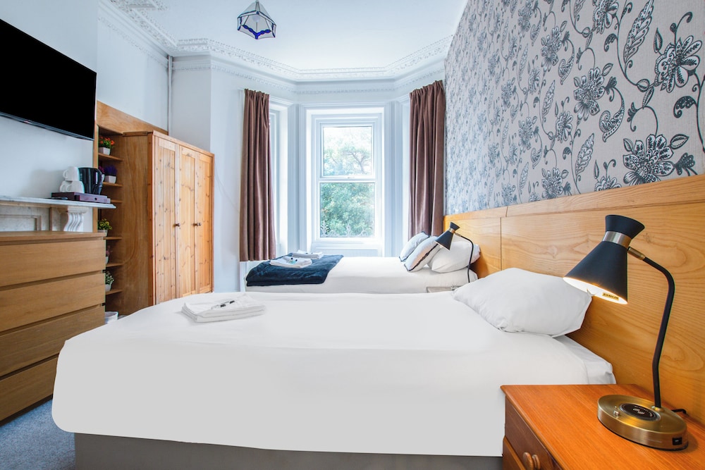 OYO The Lodge Bournemouth 7/47