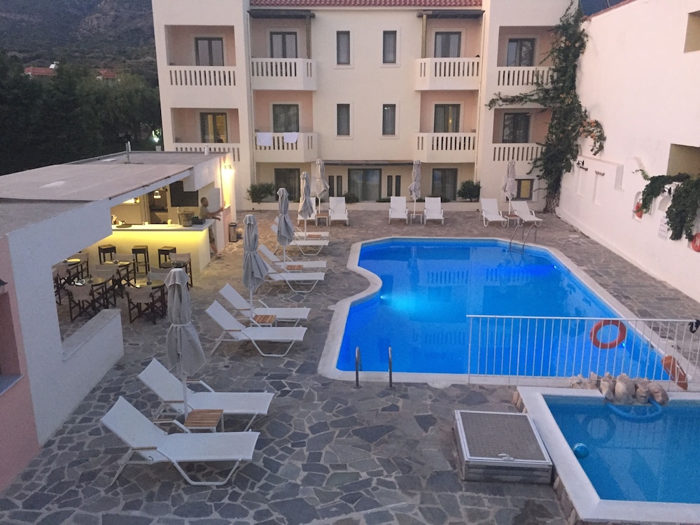 Aphrodite Samos Superior Studios & Apartments 33/39