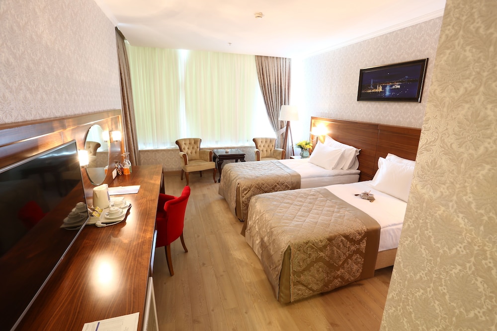 DELUXE, KING BED