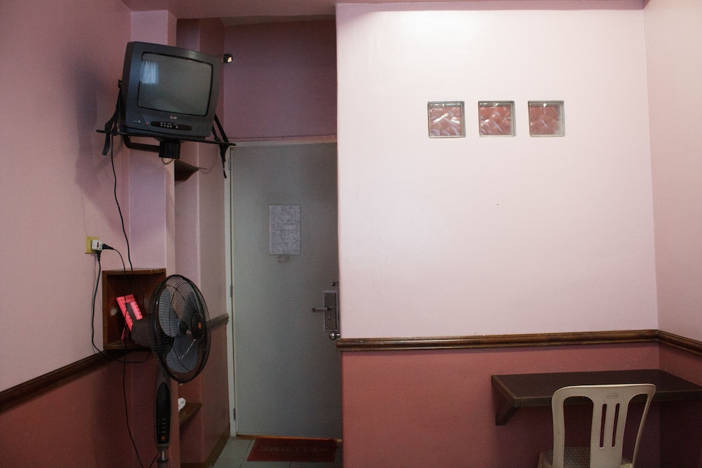 Gv Hotel Maasin 36/41