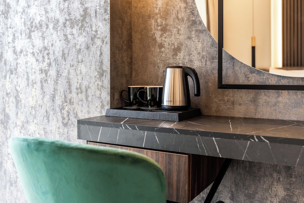 Mirabilis Boutique Hotel 33/60