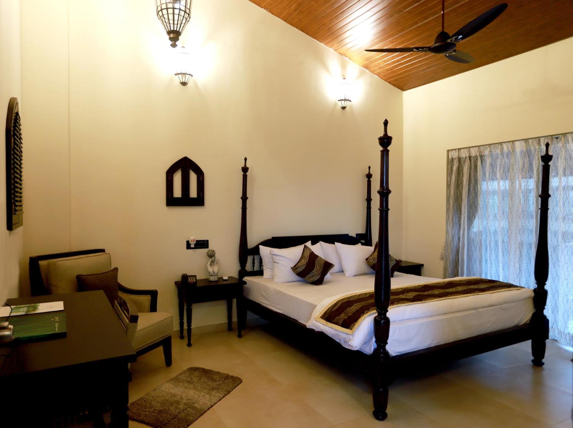 Studio, King Bed
