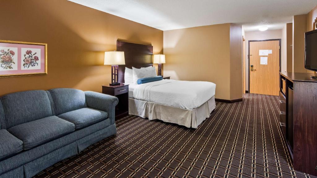 Theme, Queen Bed, Jetted Tub