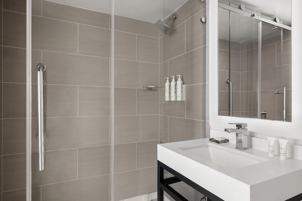 غرفة بسرير كينج، Saddle Brook Marriott 7/10