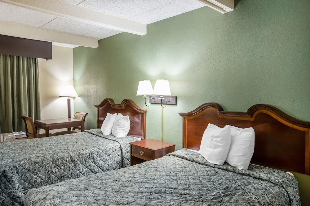 Rodeway Inn Laurens SC 7/24