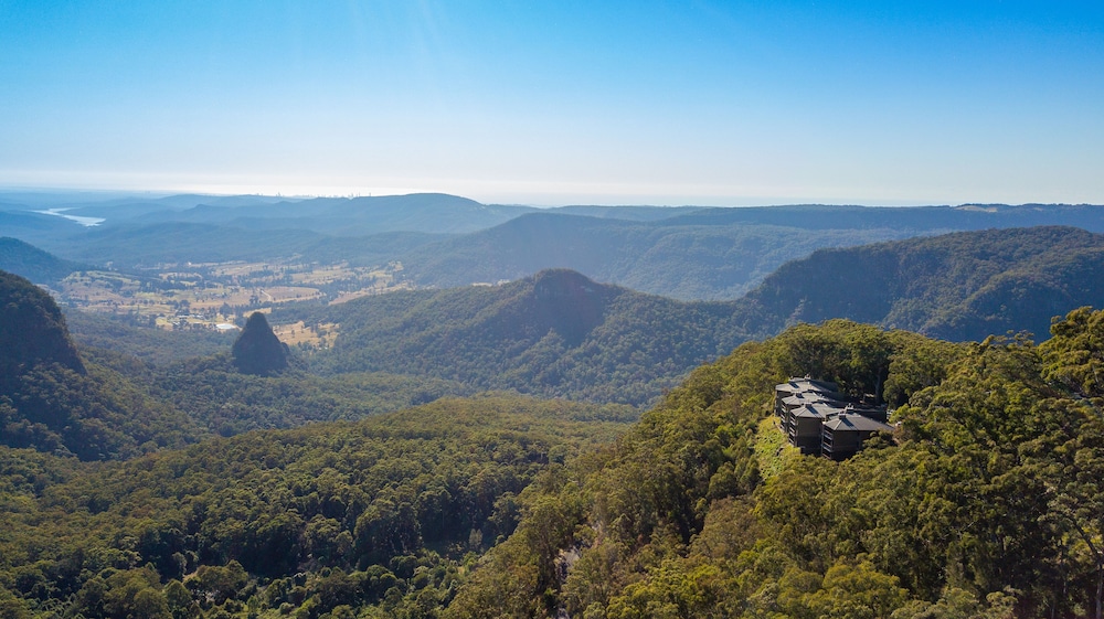 BINNA BURRA MOUNTAIN LODGE 48/50